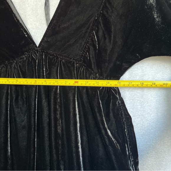 Free People Ivy Velvet Mini Dress Sz XS Babydoll Black Witchy Goth Emo READ - Picture 7 of 14